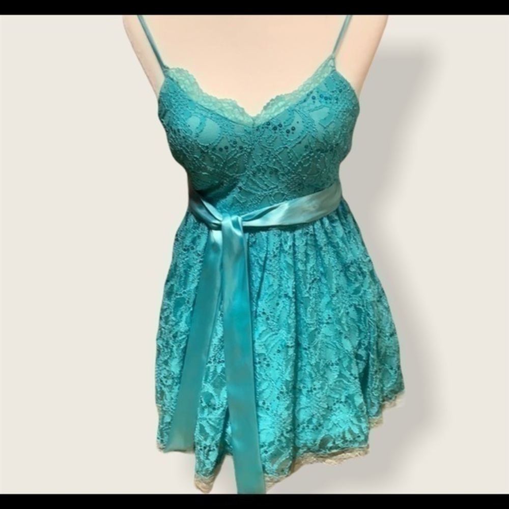 WINDSOR, Dress